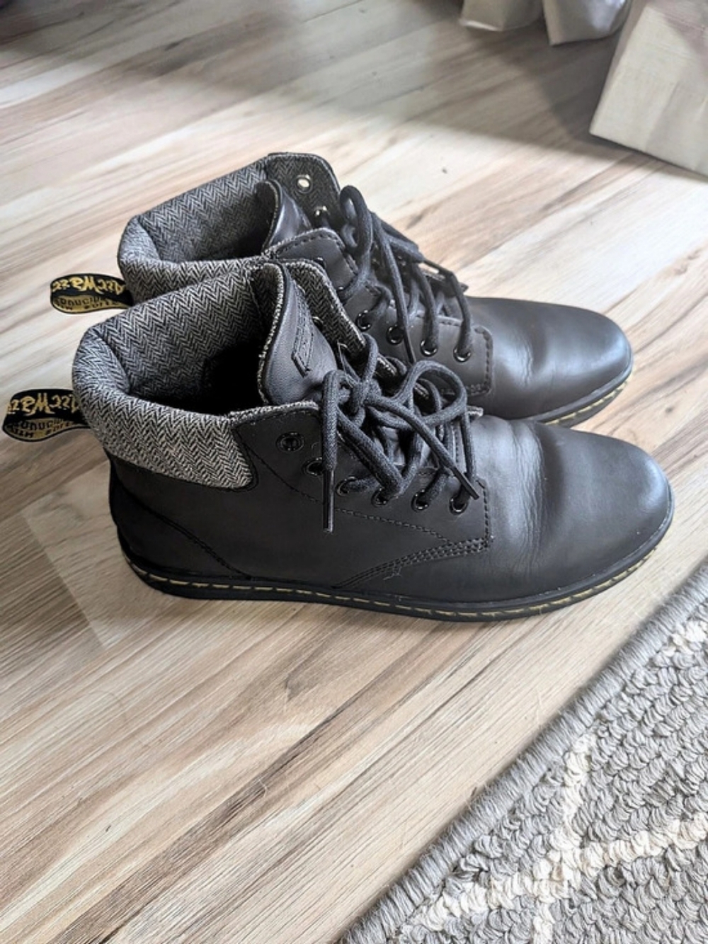 Dr. Martens Maelly Padded Collar Boot Black & Gray US L 9